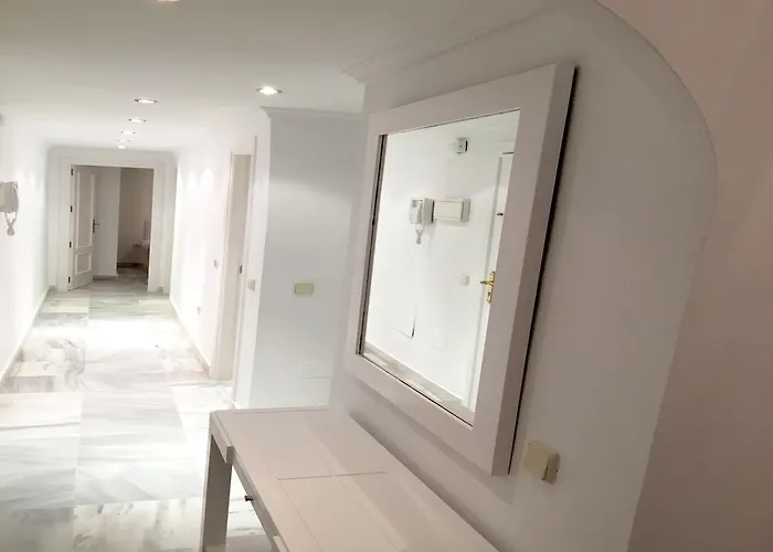 Puerto Banus Luxury Penthouse דירה *