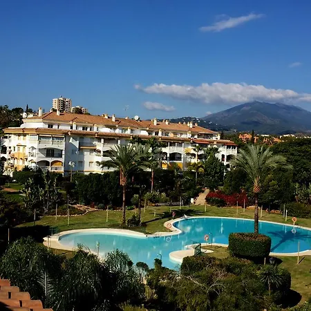 Puerto Banus Luxury Penthouse 公寓 *